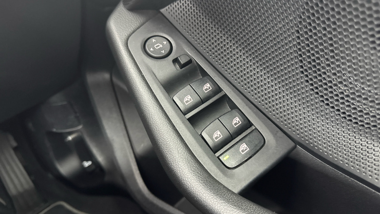 BMW 2 Series 218i [136] Sport 4dr Petrol Saloon